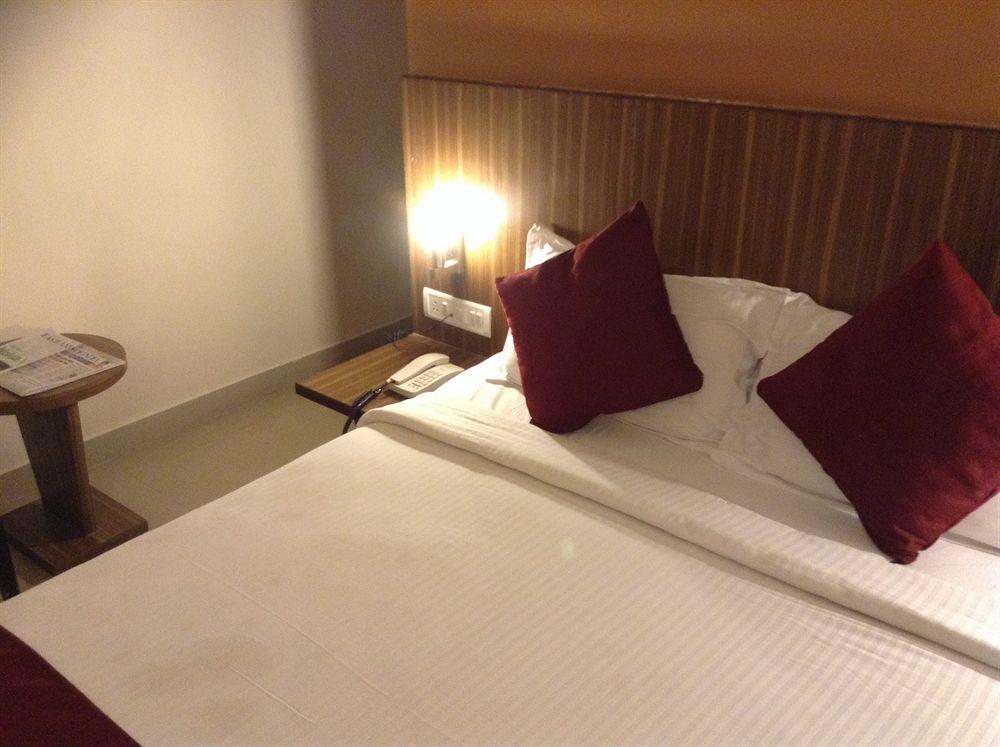 Octave La Sara Vista Otel Bangalore Dış mekan fotoğraf