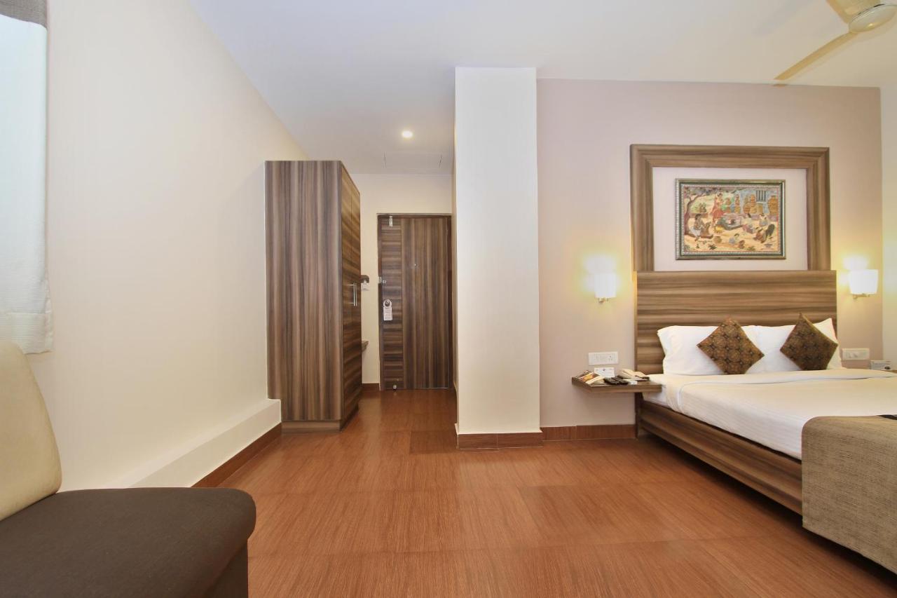 Octave La Sara Vista Otel Bangalore Dış mekan fotoğraf