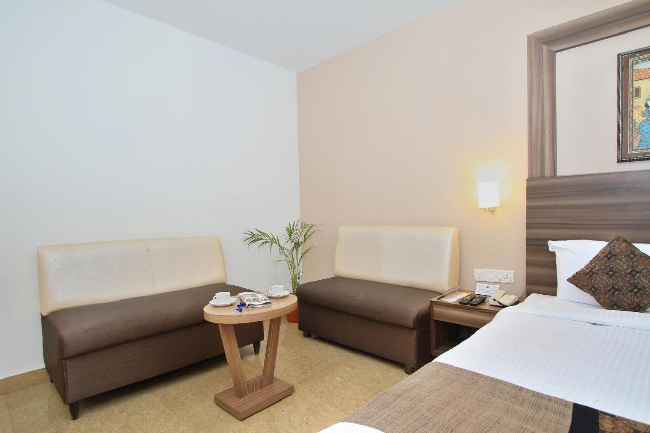 Octave La Sara Vista Otel Bangalore Dış mekan fotoğraf