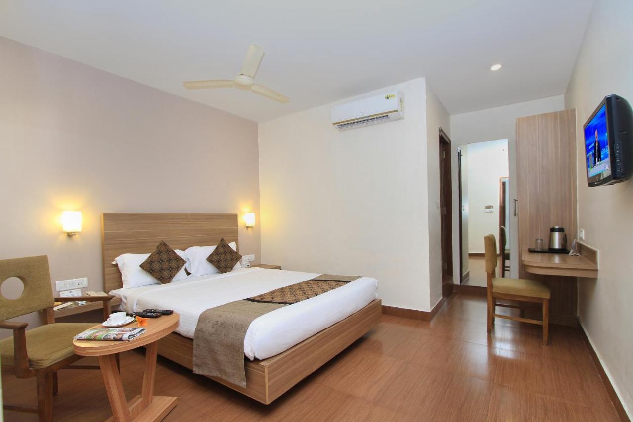 Octave La Sara Vista Otel Bangalore Dış mekan fotoğraf