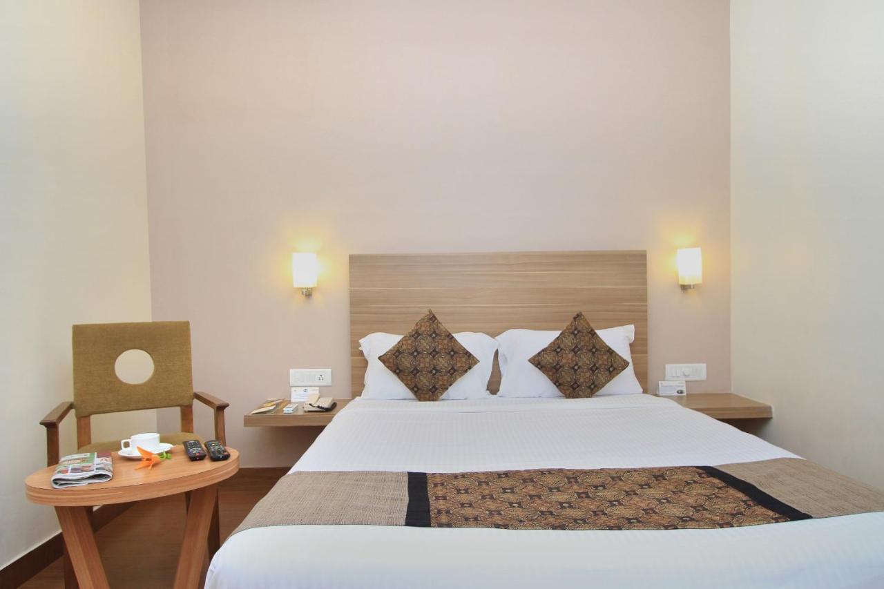 Octave La Sara Vista Otel Bangalore Dış mekan fotoğraf