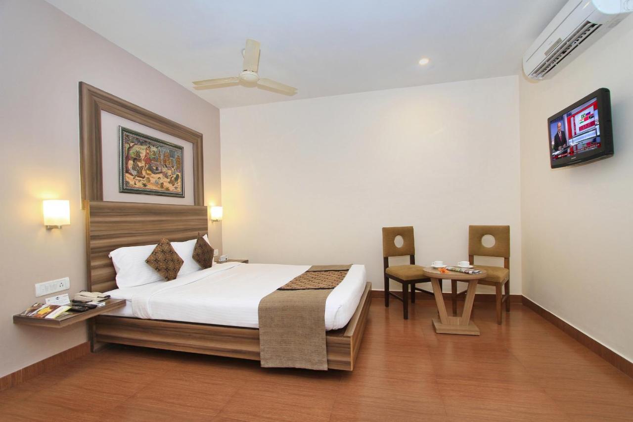 Octave La Sara Vista Otel Bangalore Dış mekan fotoğraf