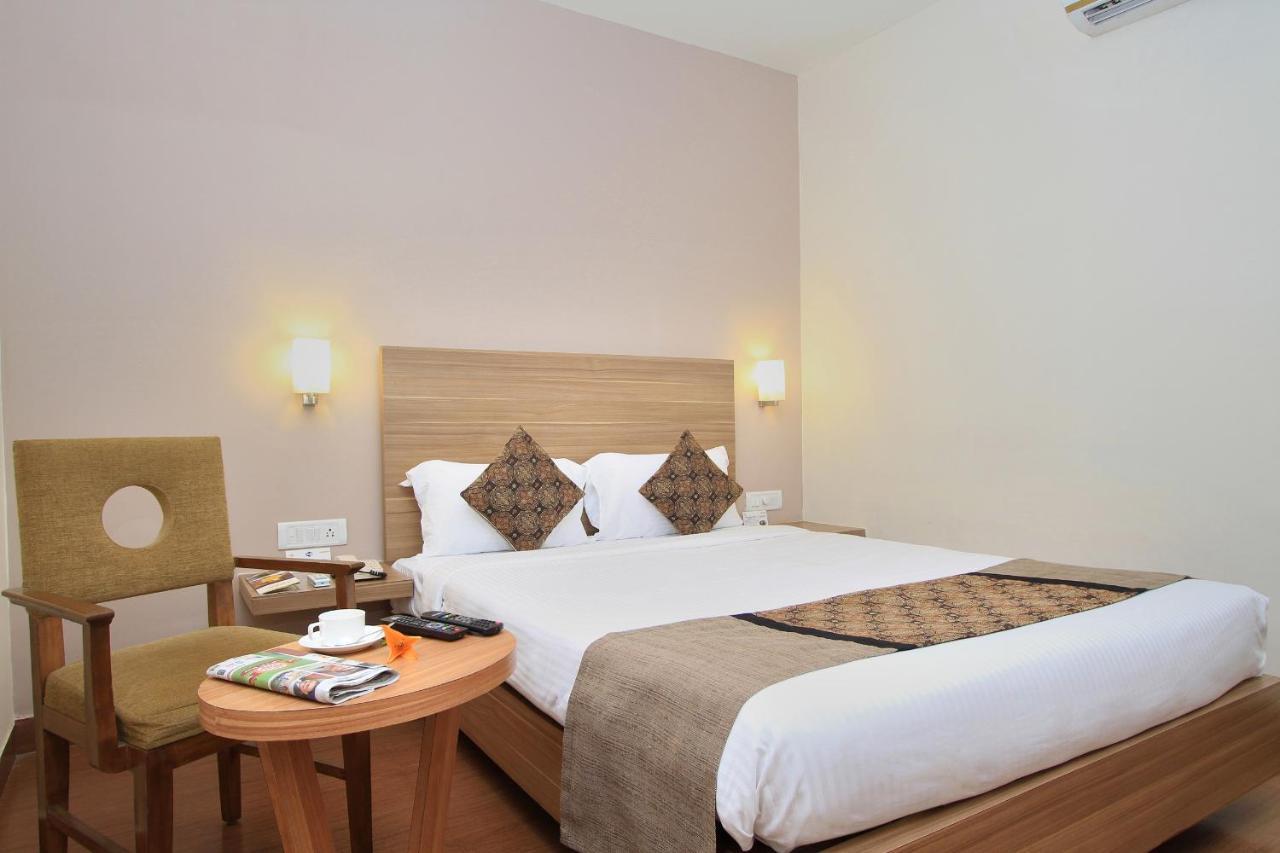 Octave La Sara Vista Otel Bangalore Dış mekan fotoğraf