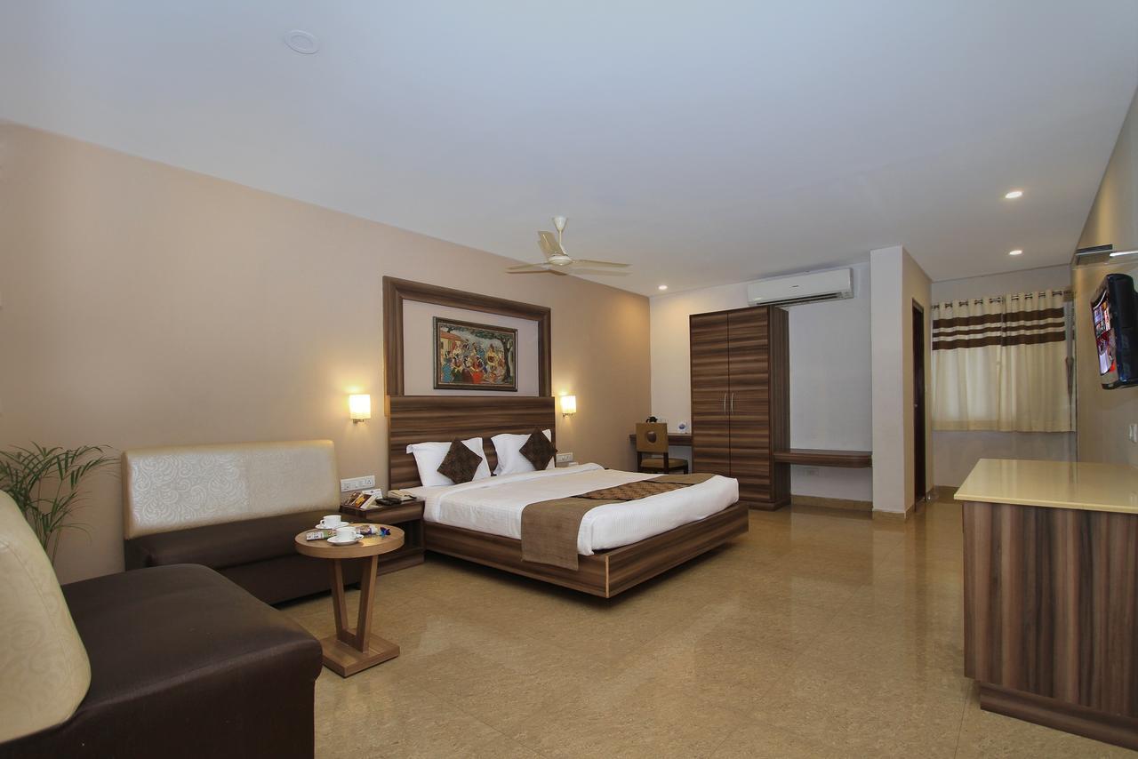 Octave La Sara Vista Otel Bangalore Dış mekan fotoğraf